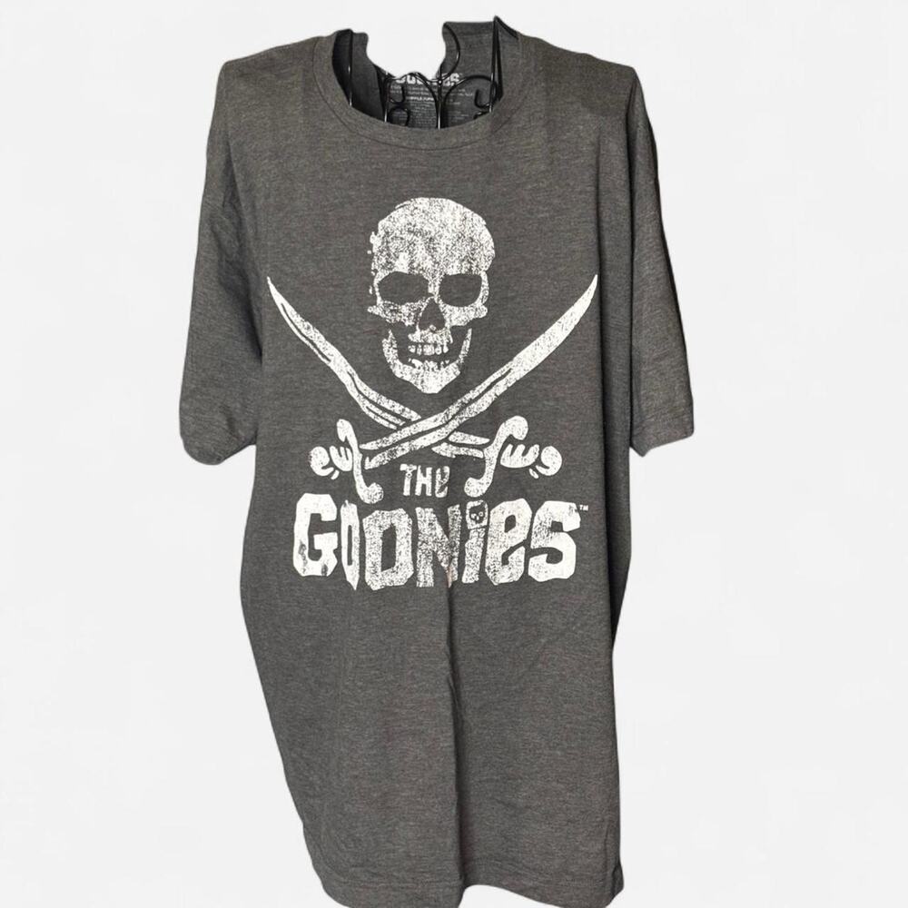 Ripple Junction The Goonies Skull & Cross-Swords Graphic T-Shirt - Gray - XL